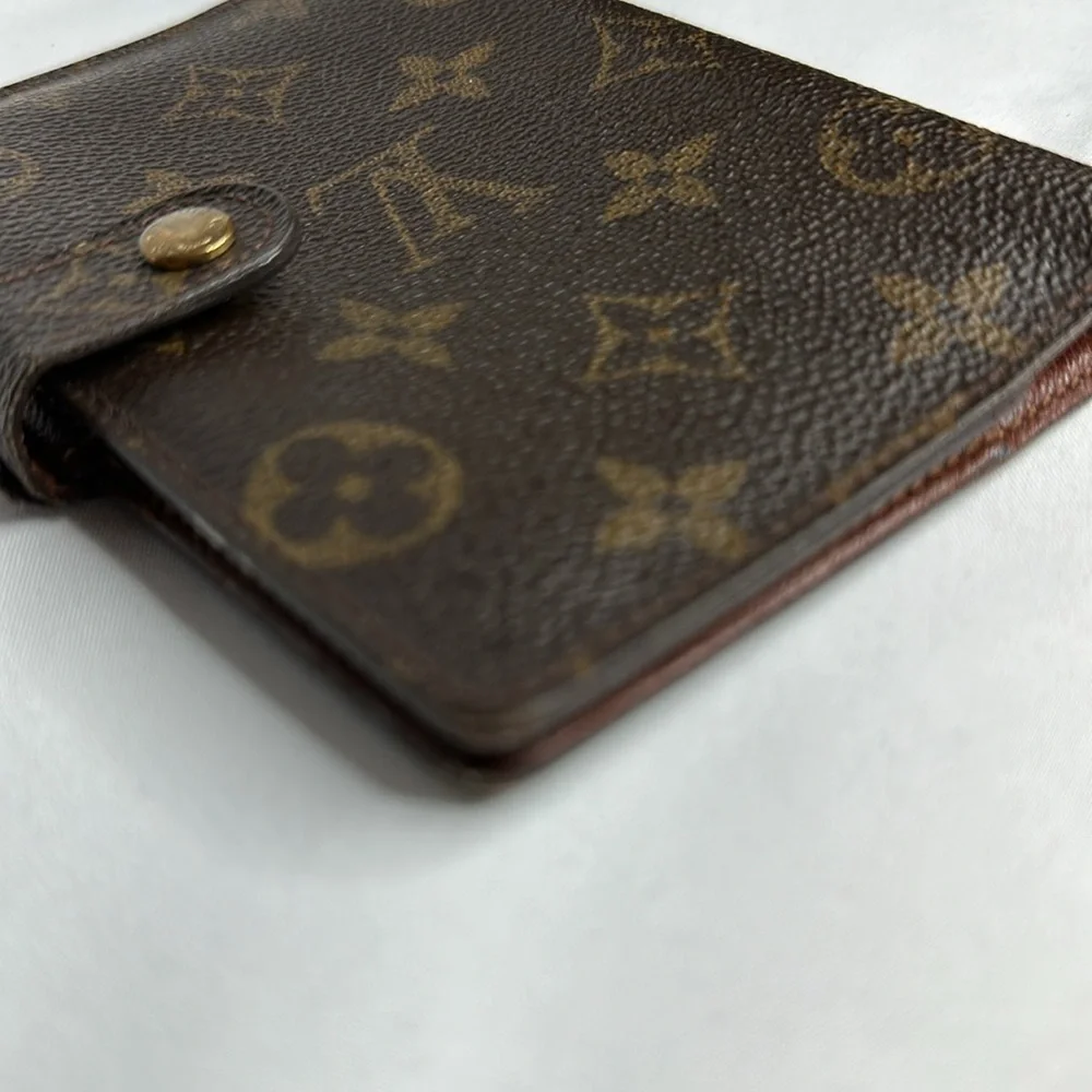 Louis Vuitton Monogram Couverture Passport Pocket Agenda Wallet - Picture 12 of 15